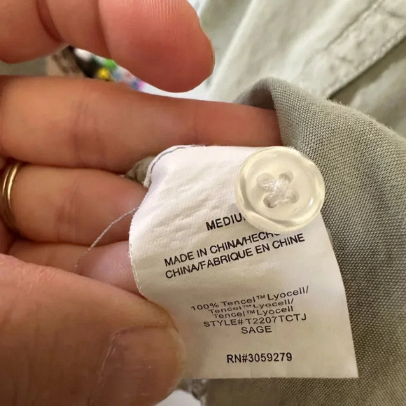 SOLD Thread & Supply Light Green Long Sleeve Blouse Size Medium - Picture 6 of 8